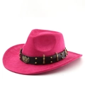 Nahaufnahme vom pinken Wildleder-Cowboyhut mit Nietenband und Metall-Adlerabzeichen - M(56-58cm) / Rosarot