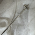Silver alloy hair pin featuring an elegant four-ring knot design on a linen background - Flower Style / 17cm / Silver