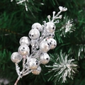 Glitzernder silberner Weihnachtszweig mit Beeren für DIY-Dekoration und Weihnachtsbaum - 15 Köpfe Mit Draht / Silber Mit Schnee