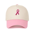 Detaillierte Stickerei mit rosa Schleife auf einer cremefarbenen Baumwoll-Baseballkappe - Verstellbar / Beige-Rosa Krempe