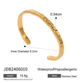 Detailansicht des 18k vergoldeten Edelstahl-Armreifs mit Größen- und Breitenangaben - Gold (JDB2406010)