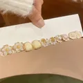 Set di 5 paia di orecchini eleganti con fiori, perle e rilievi dorati in stile vintage - 5# Oro e Bianco