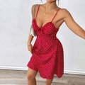 Robe courte rouge ajustée à motifs cœurs blancs avec bretelles à volants délicats - S / Rouge
