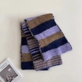 Sciarpa di lana a righe viola, blu scuro e cammello con una morbida trama a maglia - A Righe Viola