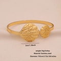 Goldener Edelstahl-Armreif in C-Form mit texturierten Muschel- und Jakobsmuschel-Anhängern - 4# Jakobsmuschel