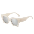 Occhiali da sole quadrati beige con lenti specchiate argento e montatura spessa chic - Montatura Bianco Crema Lenti Specchiate Bianche