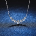 Collar de plata S925 con colgante de sonrisa de Moissanita de 1,7 ct sobre fondo azul - Plata 925 / Piedra de Alto Carbono de 8mm