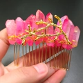 Handgefertigter goldener Zweig-Haarkamm mit rosa Naturkristallen für Damen Haarschmuck - Pfirsichrosa Kristall + Goldener Kamm Zweig