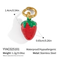 Detail view of 18K gold plated strawberry charm with size specifications and weight - Small Strawberry Style (YYAC025101)