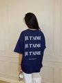 T-shirt oversize blu navy con stampa bianca JE T'AIME sul retro, stile casual moderno - S / Blu scuro