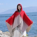 Poncho à capuche ethnique dégradé rouge et beige en laine mélangée avec franges noires - LM292 Dégradé - Rouge & Blanc