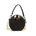 Sac bandoulière rond en daim noir pour fille avec chaîne de perles et garniture dorée - Noir