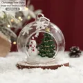 Pallina di Natale in vetro con albero in miniatura pupazzo di neve e base in legno - Albero di Natale e Pupazzo di Neve / Sfera di Vetro 8CM