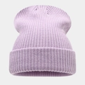 Détail du bonnet en tricot lavande avec côtes verticales et large bord replié - 220# Violet Clair