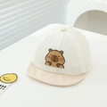 Detalle de gorra de malla para bebé con tejido transpirable y parche de carpincho - 48-50cm (1-3 Años) / Blanco Roto