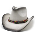 Détail d'un chapeau de paille western avec perles en bois colorées et ruban tressé - Noir et Blanc