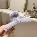 Plush light purple faux fur hair claw clip for women's autumn and winter hairstyles - Gray