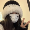 Gorro de peluche en contraste blanco y negro con piel sintética para invierno - Negro Blanco