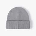 Gorro clásico de punto acanalado gris claro con dobladillo para calidez invernal - Gris Noble (20B118C)
