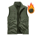 Outdoor-Weste für Herren in Armeegrün mit vielen Taschen und warmem Stehkragen - M / Grün