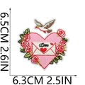 Detaillierte Größenansicht des Love Herz Aufbüglers mit Maßen 6.5x6.3cm auf weißem Grund - Herz Rose Vogel