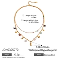 Detailansicht der doppellagigen goldenen Edelstahlkette mit Maßen für Sonnen und Mondanhänger - Gold Multi-Element Anhänger (JDN0305070)
