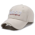 Berretto da baseball beige in cotone invecchiato con ricamo BEST e dettagli logori - Regolabile / Beige Chiaro