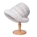 Cappello pescatore invernale a scacchi beige e plaid con bordo in ecopelliccia - 56-58cm / Beige