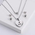 Set di gioielli in argento con ciondolo a cuore e orecchini a lobo tondi - Set Collana Lettera Cuore + Orecchini a Sfera / Argento