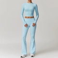 Ensemble de yoga bleu clair avec haut court à manches longues et pantalon évasé taille haute - Chemise À Manches Longues 8886 + Pantalon Évasé 8791 Bleu Ciel / S