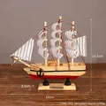 Modèle réduit de voilier en bois vintage avec voiles blanches et rayures rouges - 16cm Couleur Bois