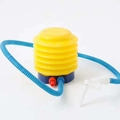 Pompe à pied portable jaune et bleue avec tuyau flexible pour ballons de mariage et jouets - Pompe à pied