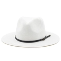 Detalle de sombrero de paja blanco estilo Panamá con banda de cuero negro y hebilla oro - M (56-58cm) / Blanco puro