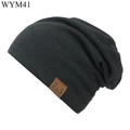 Dunkelgraue Beanie aus Baumwolle mit Waffelstrickmuster und braunem F&S Lederetikett - M (56-58cm) / Schwarz