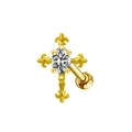 Gros plan d'un piercing de nombril en forme de croix dorée avec une pierre ovale - Gold Ornate Cross Navel Ring (3072104)