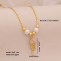 Collana con ciondolo a forma di medusa rosa dorata e perla su tessuto beige - Medusa Bianca/Rosa (4#) / Oro/Rosa