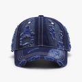 Casquette en denim bleu foncé délavé avec trous usés vintage et surpiqûres blanches - Denim bleu foncé avec coutures assorties