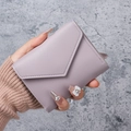 Damen-Geldbeutel in Lavendel, minimalistisch, dreifach faltbar aus feinem Kunstleder - Lila