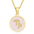 Détail du collier Capricorne en or 18K avec incrustation de nacre rose sur fond blanc - Capricorne / Nacre Rose