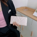 Damen Geldbörse in Cremeweiß aus PU-Leder mit eleganten geometrischen Steppmuster-Details - Weiß