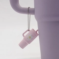 Llavero de taza rosa de silicona con motivos de margaritas y cadena de bolas plateada - Llavero / Vaso de Flores Rosa Claro con Cadena de Bolas