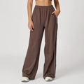 Pantalón deportivo marrón oscuro de pierna ancha con rayas laterales blancas y cintura elástica - S / Marrón Chocolate Profundo