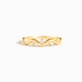 Elegant s925 silver wavy ring with gold finish and five sparkling cubic zirconia stones - US 5 / Gold