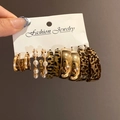 Set di 5 paia di orecchini a cerchio dorati con stampa leopardata e perle - 1# Perno in Argento - Oro - Caffè (Set da 5 Paia)