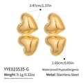 Dettaglio orecchini a doppio cuore in acciaio inossidabile dorato con misure e peso - Oro (YYE023535-G)