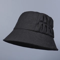 Detalle de sombrero de sol de lino negro con textura plisada vertical y tejido fino - M(56-58cm) / Negro