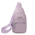 Bolso de pecho lavanda con textura de lichi y correa ancha geométrica en color violeta - Violeta Claro