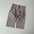 Detail of grey-purple seamless high-waist yoga shorts with scrunch butt lifting texture - Bean Paste Purple