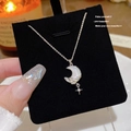 Collana in titanio con pendente a luna e stella con intarsio in madreperla bianca - Stile pendente in madreperla luna e stella (X217) / Argento
