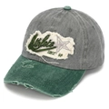 Dettaglio del cappello vintage in cotone lavato con ricamo Athlete e bordi logorati - Corona Grigia Tesa Verde Scuro